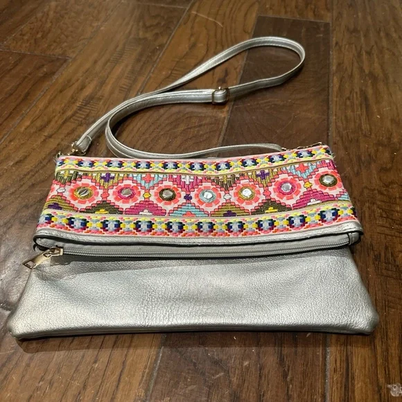 Vibrant Embroidered Silver Crossbody Clutch - Picture 1 of 4